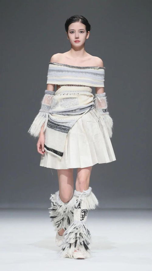 畢業(yè)設(shè)計 浙江紡織服裝職業(yè)技術(shù)學院中英時尚設(shè)計學院 luminaire光源